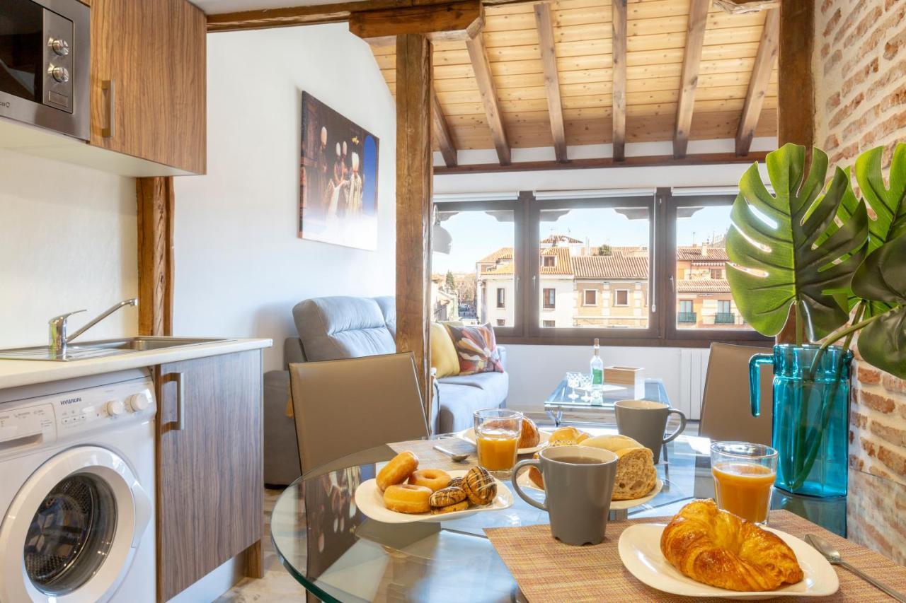 Apartamentos Ejemplares Alcalá de Henares Exteriör bild