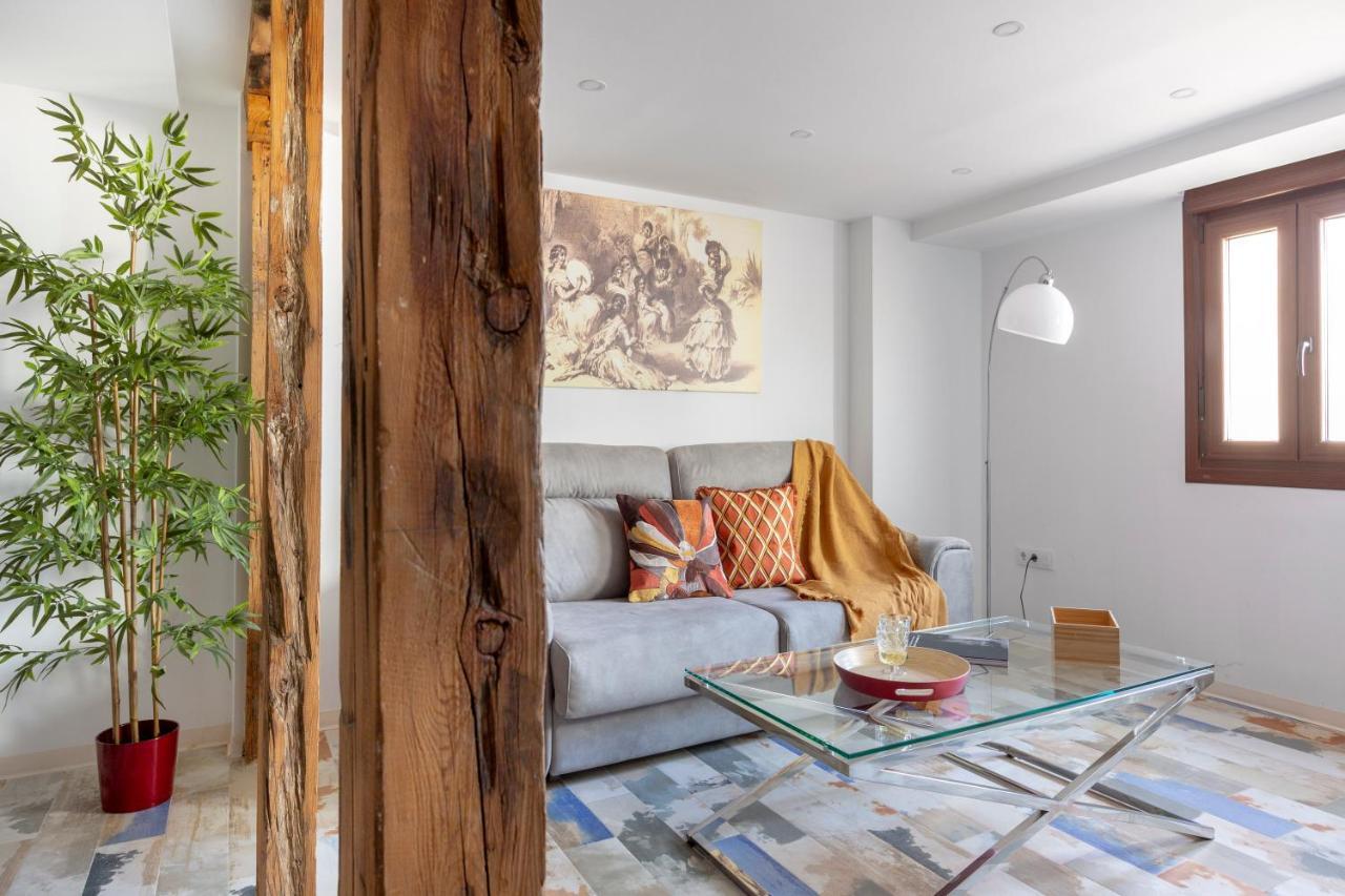 Apartamentos Ejemplares Alcalá de Henares Exteriör bild