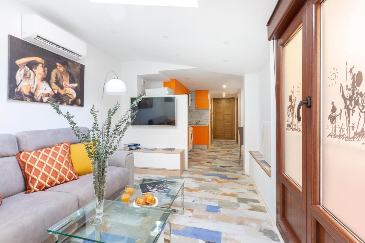 Apartamentos Ejemplares Alcalá de Henares Exteriör bild